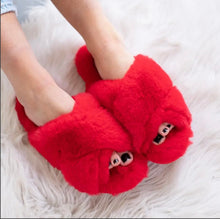 Pretty simple fuzzy slippers